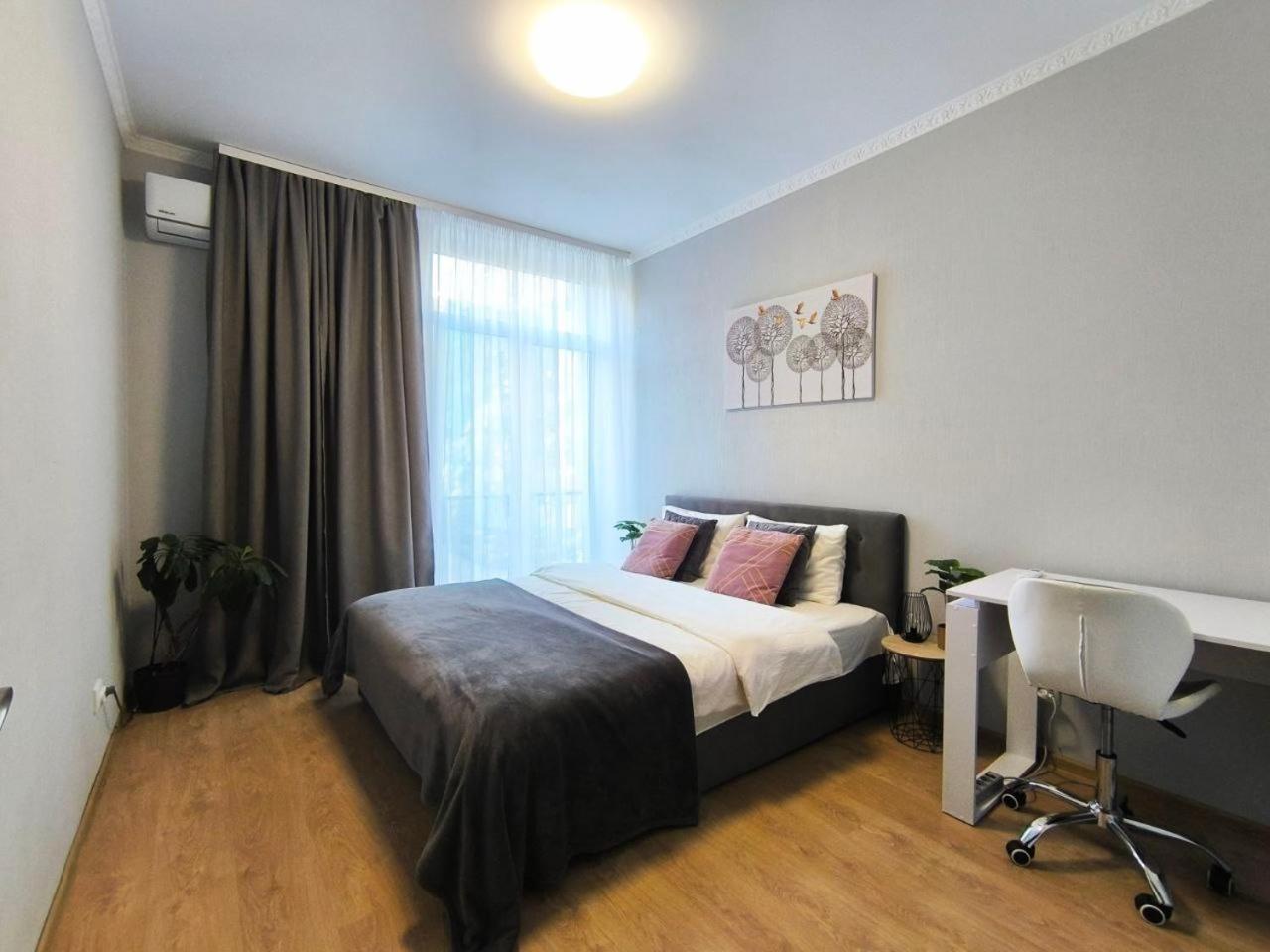 зручна в жк комфорт таун Apartment